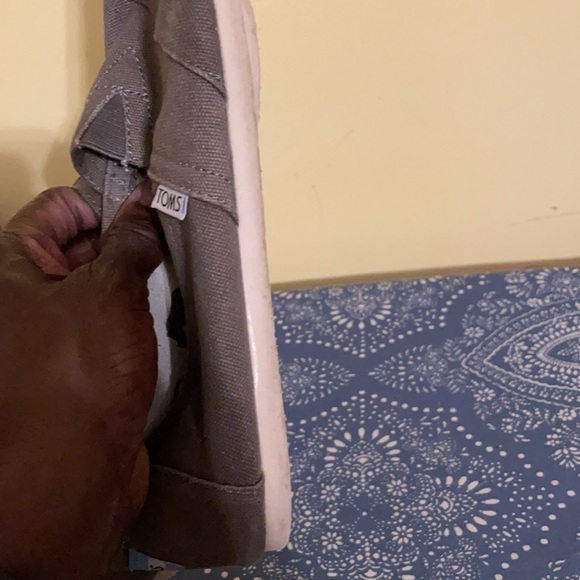 Toms - Picture 4 of 6